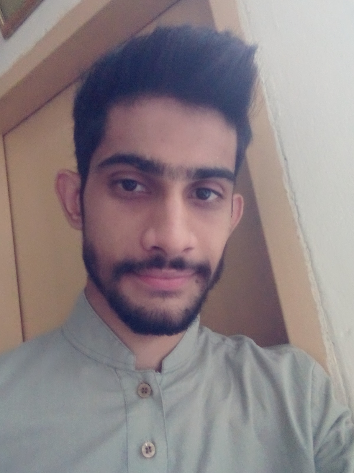 Zeeshan Aslam Profile Pic